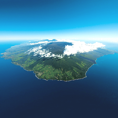 image vue du ciel de l'île de la Réunion
